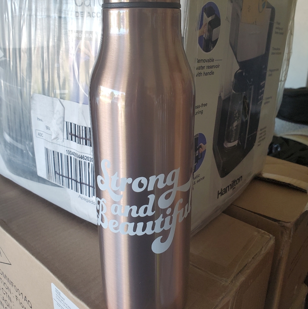 Double walled stainless steel water bottle